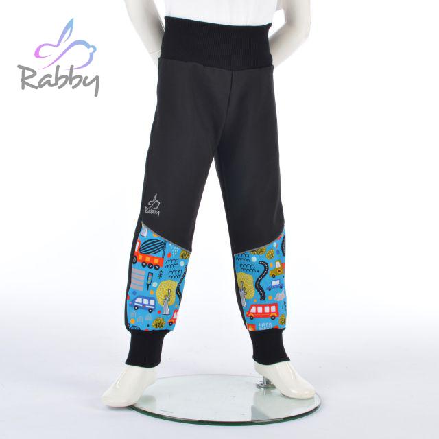 Zimní softshellové kalhoty černé s přestřižením auta ve městě - klasický střih vel. 92